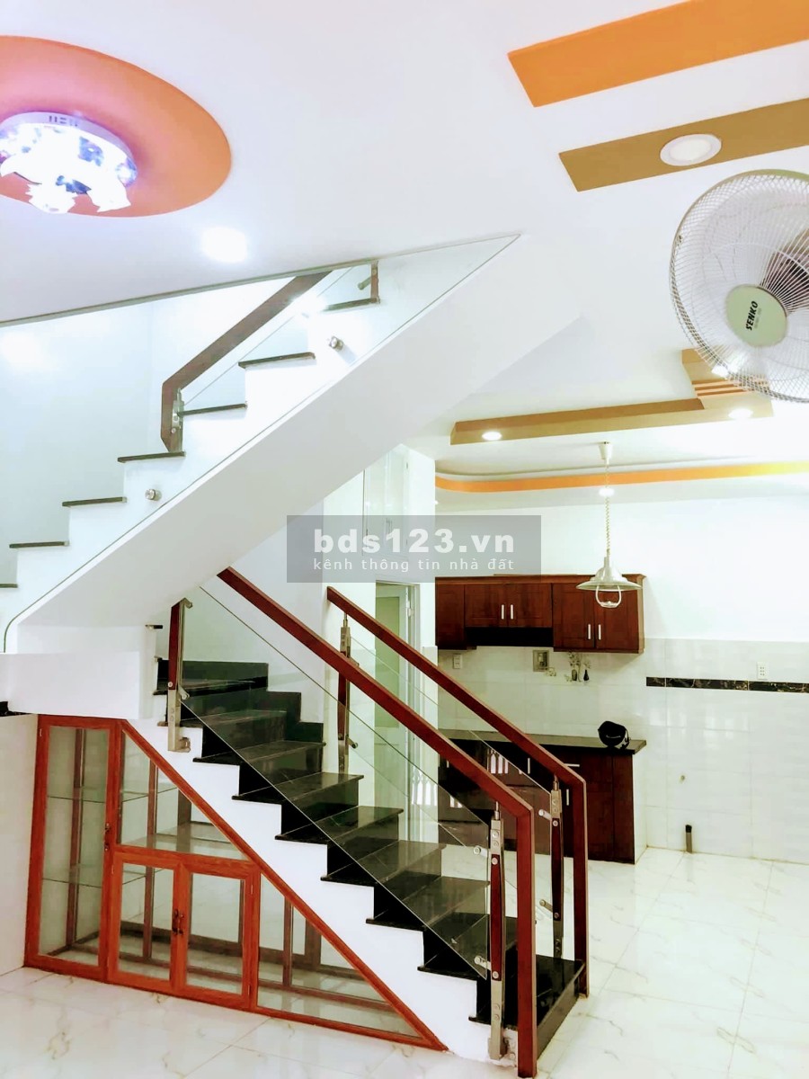 Ban Nhà Phạm Văn Chiêu P16 Gò Vấp Giá Giảm 200 Triệu đúc bê tông cốt thép chắc chắn