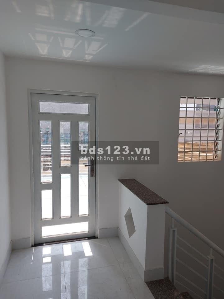 Bán nhà diện tích 48m2, 3 tầng đường Lý Thánh Tông, Quận Tân Phú liên hệ 0909640567
