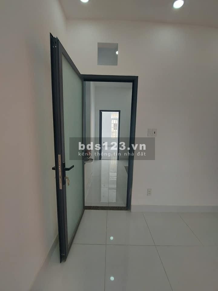 Bán nhà diện tích 48m2, 3 tầng đường Lý Thánh Tông, Quận Tân Phú liên hệ 0909640567