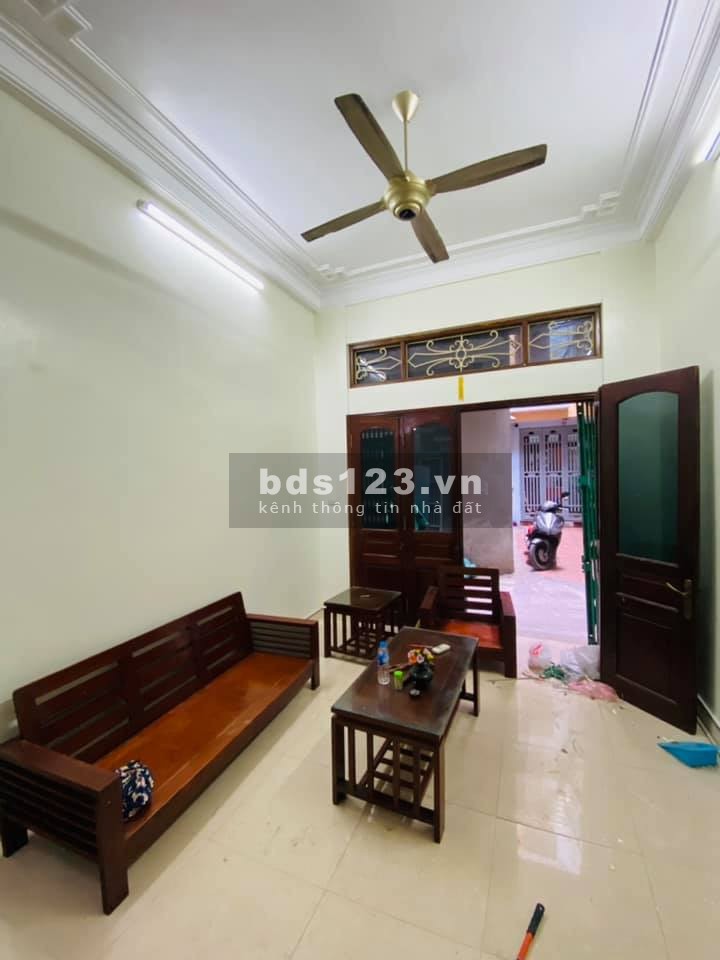 Bán nhà nguyên căn Nguyễn Ngọc Vũ, vị trí cực đẹp ngõ thoáng, gần phố dtsd 31m2, giá 3.5 tỷ