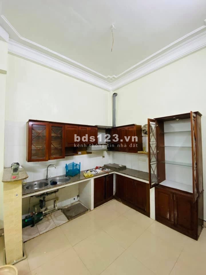 Bán nhà nguyên căn Nguyễn Ngọc Vũ, vị trí cực đẹp ngõ thoáng, gần phố dtsd 31m2, giá 3.5 tỷ