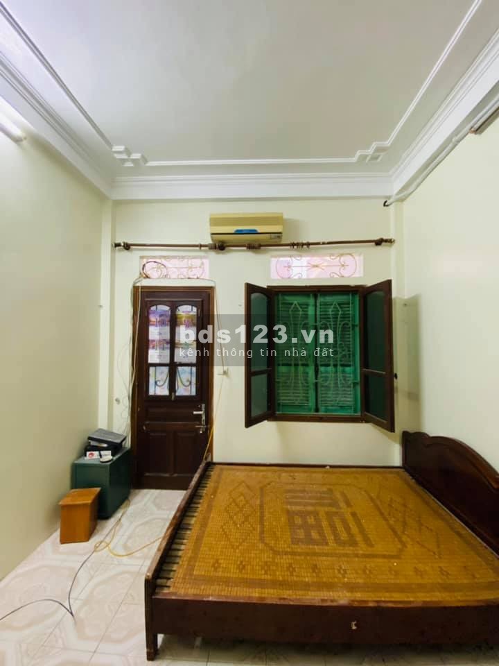 Bán nhà nguyên căn Nguyễn Ngọc Vũ, vị trí cực đẹp ngõ thoáng, gần phố dtsd 31m2, giá 3.5 tỷ