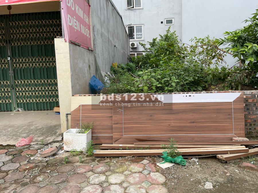 Bán mảnh đất tái định cư Long Biên, diện tích 30m2, kinh doanh được, vị trí cực đẹp.
