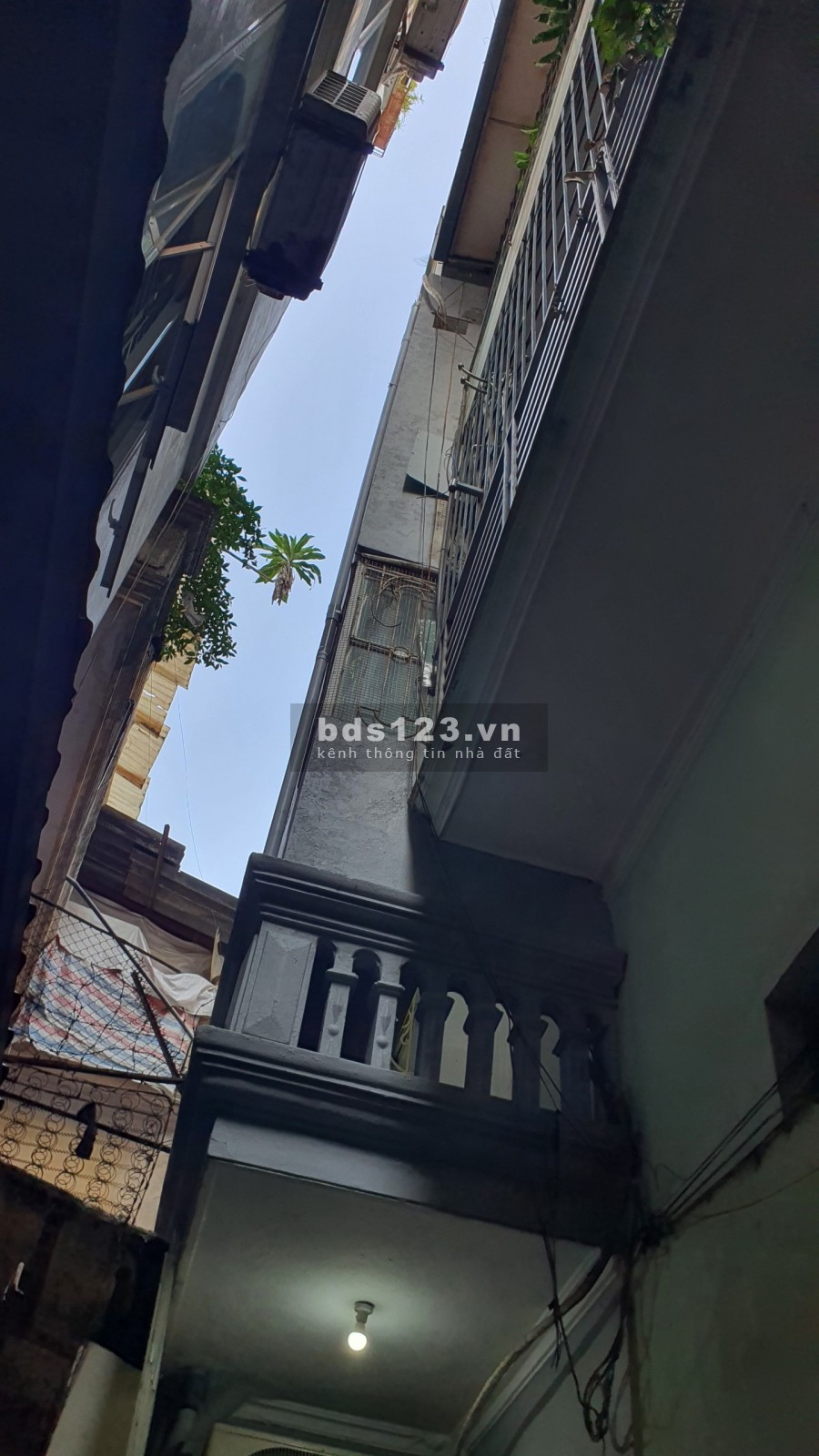 Bán nhà Kim Ngưu, diện tích sử dụng 23m2, đúc 4 tầng, ở ngay, giá bán 1.9 tỷ lh 0988525721