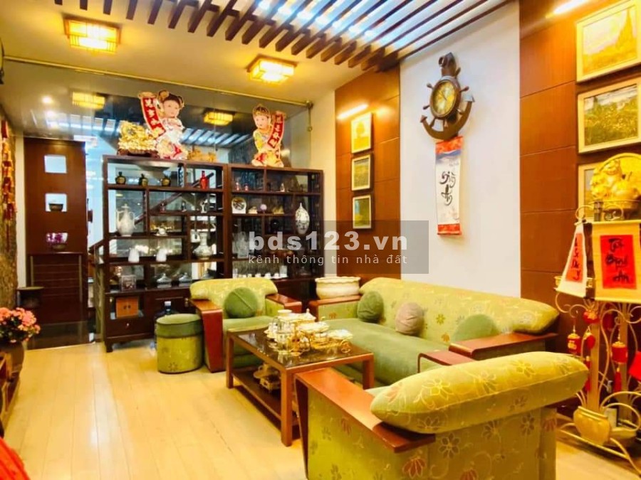 Nhà Văn Tiến Dũng, ô tô tránh, mt 6m, view hồ giá bán chỉ 55 triệu/m2 thương lượng