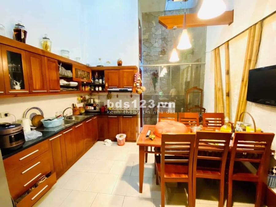 Nhà Văn Tiến Dũng, ô tô tránh, mt 6m, view hồ giá bán chỉ 55 triệu/m2 thương lượng