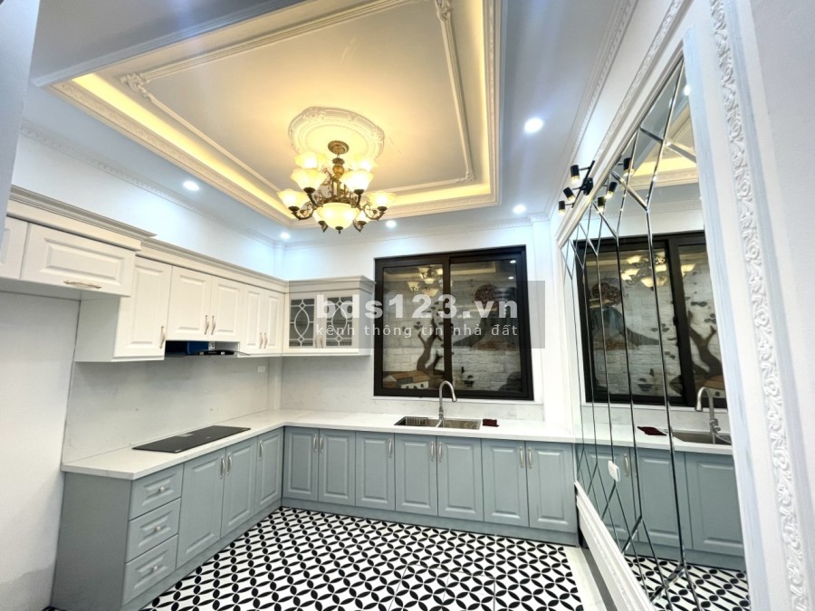Bán nhà 4 tầng diện tích sử dụng 40m2 siêu đẹp phố Cầu Giấy giá 5,3 tỷ, lh 0912442669