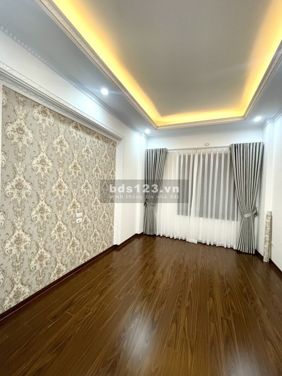 Bán nhà 4 tầng diện tích sử dụng 40m2 siêu đẹp phố Cầu Giấy giá 5,3 tỷ, lh 0912442669