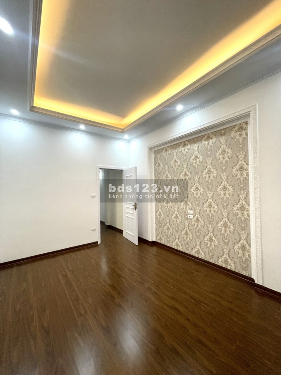 Bán nhà 4 tầng diện tích sử dụng 40m2 siêu đẹp phố Cầu Giấy giá 5,3 tỷ, lh 0912442669