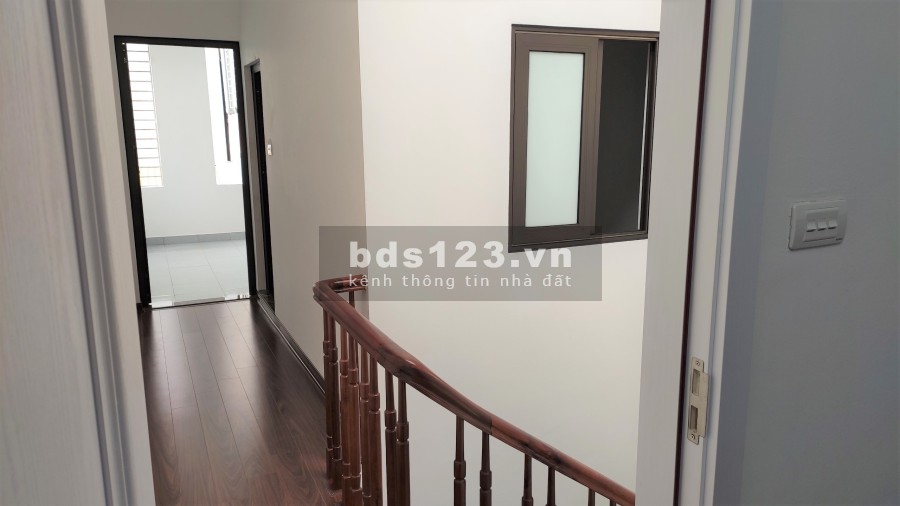 Bán nhà 4 tầng diện tích sử dụng 40m2 siêu đẹp phố Cầu Giấy giá 5,3 tỷ, lh 0912442669