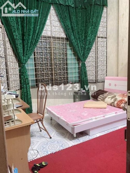 Bán nhà 3T phố Khương Trung, 35m2 mặt ngõ 3 gác, cách ô tô 20m, giá 3,2 tỷ