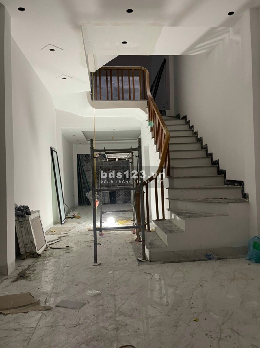 Bán nhà Chiến Thắng Gara Ô tô, 5 tầng xây mới đẹp diện tích 46m2, giá chỉ 5 tỷ hơn