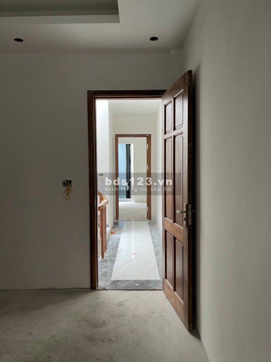 Bán nhà Chiến Thắng Gara Ô tô, 5 tầng xây mới đẹp diện tích 46m2, giá chỉ 5 tỷ hơn