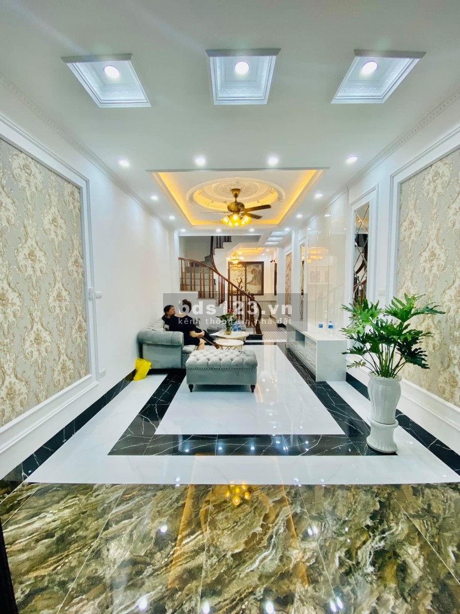 Chính chủ bán nhà Quận Cầu Giấy, nhà đẹp, ngõ đẹp, lô góc 43m2 4 tầng, giá bán 5,3 tỷ