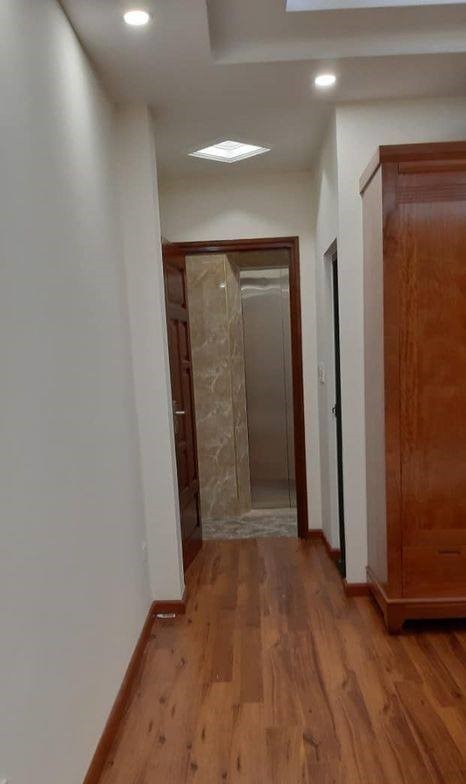 Bán nhà mặt phố Xã Đàn Quận Đống Đa 5 tầng dt 40m2 nở hậu, hai mặt tiền giá mềm mại.