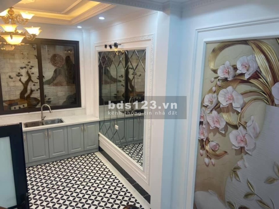 Nhà tuyệt đẹp trong ngõ Cầu Giấy diện tích 40.5/45m2 4 tầng, mặt tiền 3.5m, giá bán 5.3 tỷ