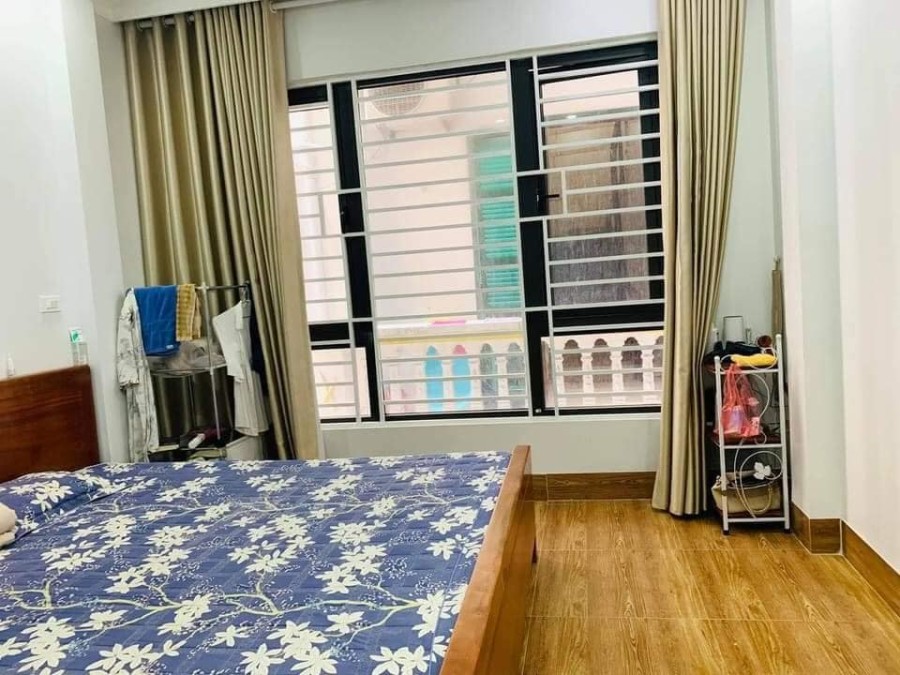 Bán nhà mặt ngõ Phạm Tuấn Tài Cầu Giấy phân lô, kd, dt 42m2, 5 tầng giá 8.35 tỷ 0902224679