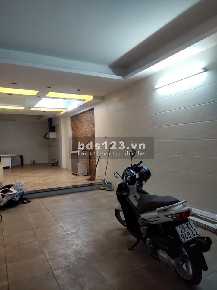 Bán nhà 95m2 ngõ 101 Lâm Hạ, Long Biên, phân lô oto tránh, 10.7 tỷ, 0818962345