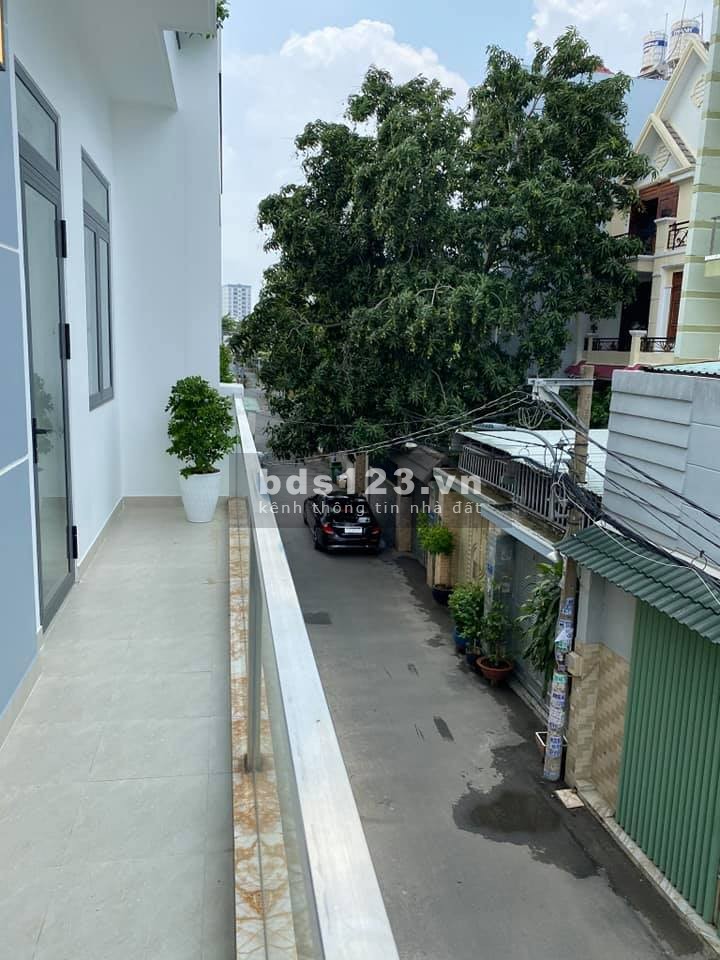 Cho thuê nhà nguyên căn diện tích 8x9m, hẻm xe hơi cách mt 20m, đúc kiên cố 4 lầu, giá 7.7 tỷ