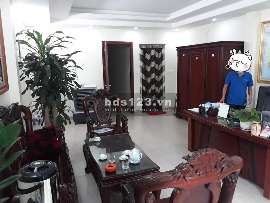Bán nhà nguyên căn xe 7 chỗ vào nhà kinh doanh sầm uất, gần các trường đại học lớn