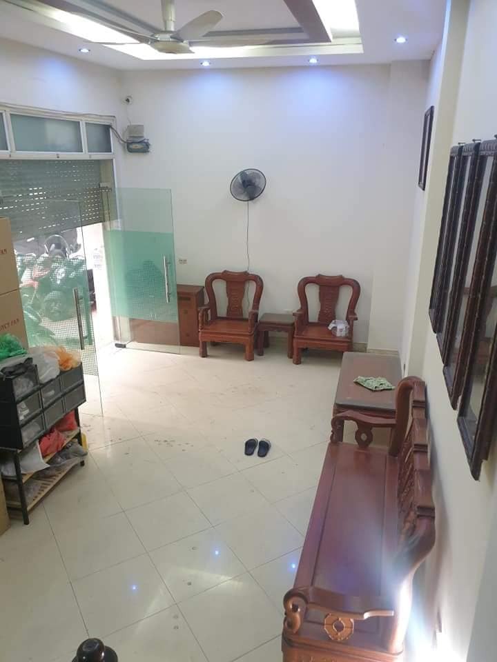 Bán nhà nguyên căn cực hiếm chỉ 5 tỷ Quận Hoàn Kiếm, lô góc tiện kinh doanh, ô tô vào nhà