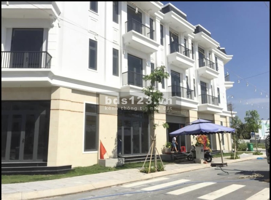 Chính Chủ Cần Bán Nhanh Nhà Phố, mặt tiền 40m, sổ hồng riềng nhà cực đẹp giá tốt