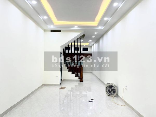Bán nhà Xã Đàn. Hàng xóm phố. Thiết kế mê ly diện tích 51m2 đúc 5 tầng giá bán 4.2 tỷ