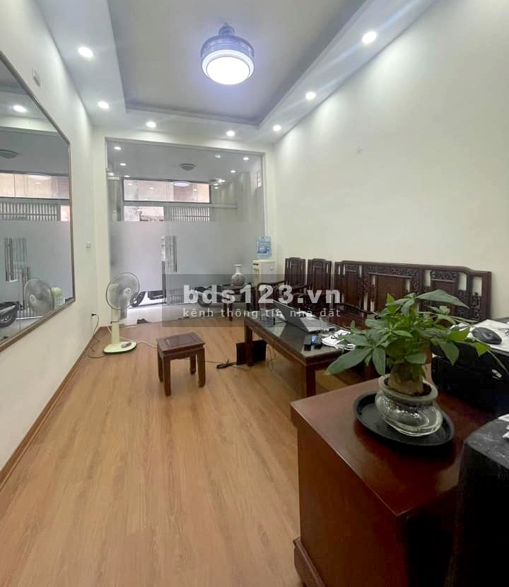 Bán nhà Nguyễn Xiển, phân lô Kinh Doanh đỉnh, diện tích 40m2, giá bán 4.5 tỷ, lh 0886454992