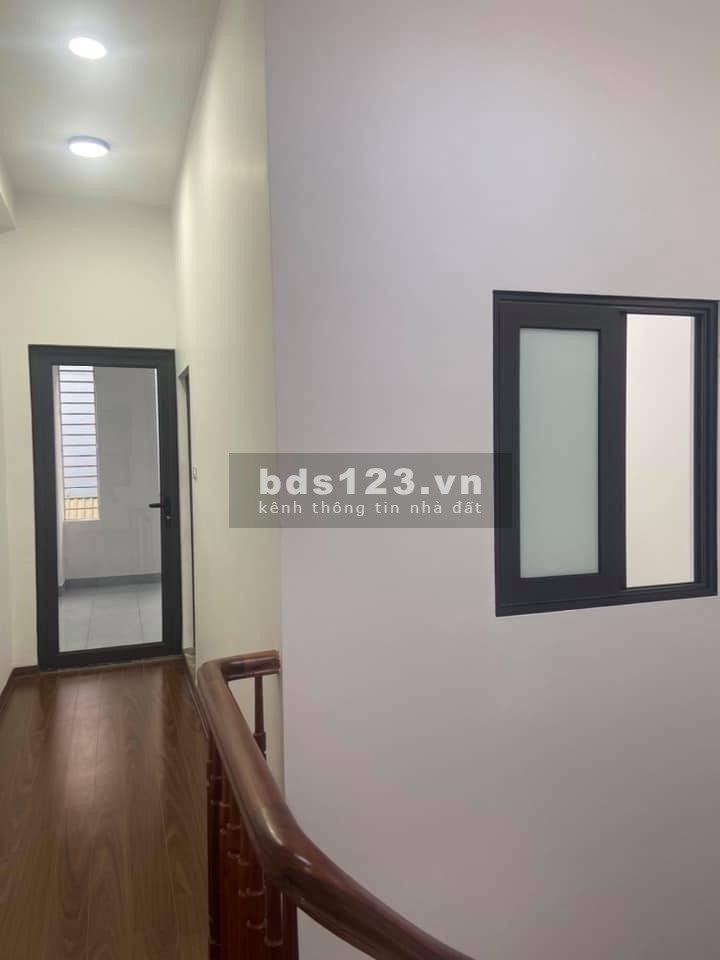 Nhà tuyệt đẹp trong ngõ Cầu Giấy diện tích 40.5/45m2 4 tầng, mặt tiền 3.5m, giá bán 5.3 tỷ