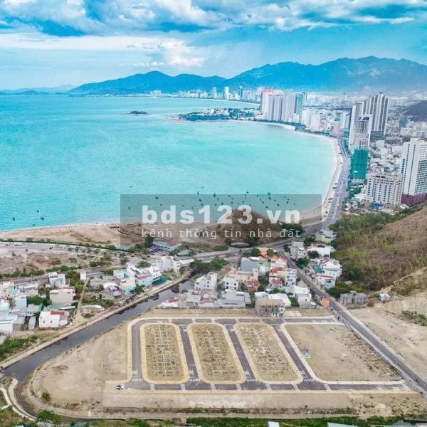 Cần bán lô đất Khu đô thị mới Vĩnh Hoà, Nha Trang lô 275 khu 14 giá bán chỉ 45 triệu/m2