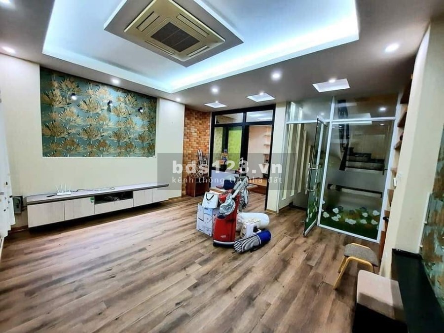 Bán nhà Cầu Giấy diện tích lớn ô tô vào nhà sầm uất ngõ thông ở hoặc kinh doanh Spa