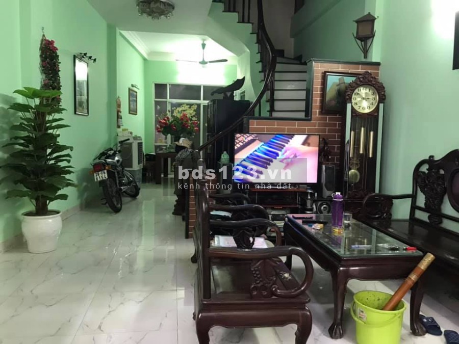 Bán nhà Mễ Trì Thượng 50 m2. Nhà đẹp như hoa hậu, ở sướng. Nhỉnh 4 tỷ