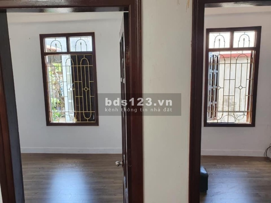 Nhà Rẻ Mặt Ngõ Rộng Giáp Nhị diện tích 35m2 4 tầng cách 1 nhà ra phố, kinh doanh.