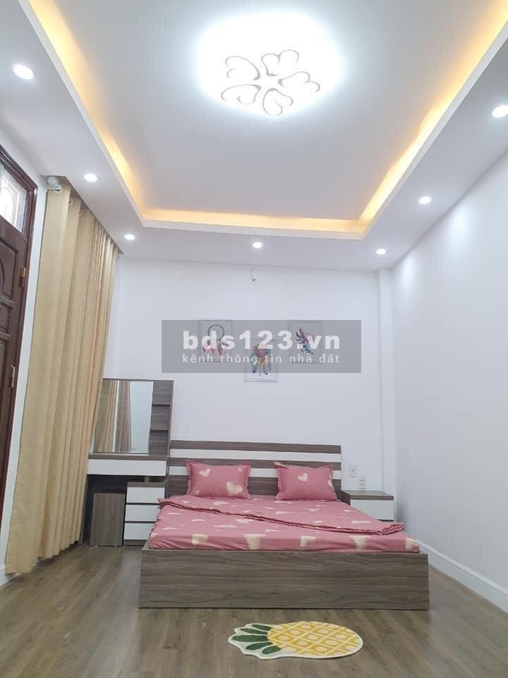 Nhà Rẻ Mặt Ngõ Rộng Giáp Nhị diện tích 35m2 4 tầng cách 1 nhà ra phố, kinh doanh.
