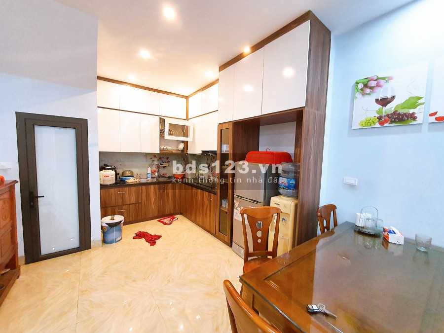 Giảm Giá nhà Trần Cung diện tích sử dụng 50m2 ngõ ô tô tránh đúc kiên cố 5 tầng thoáng