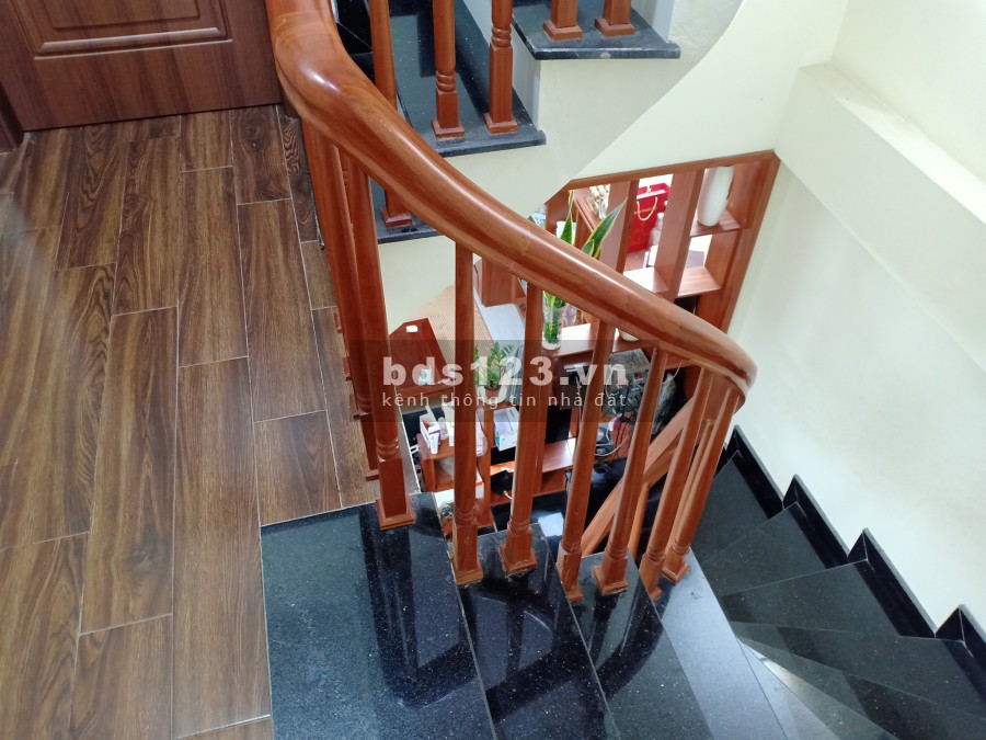 Hà Đông cần bán gấp nhà cực đẹp ô tô kinh doanh giá hơn 3 tỷ, sổ đỏ đẹp, sẵn sàng giao dịch
