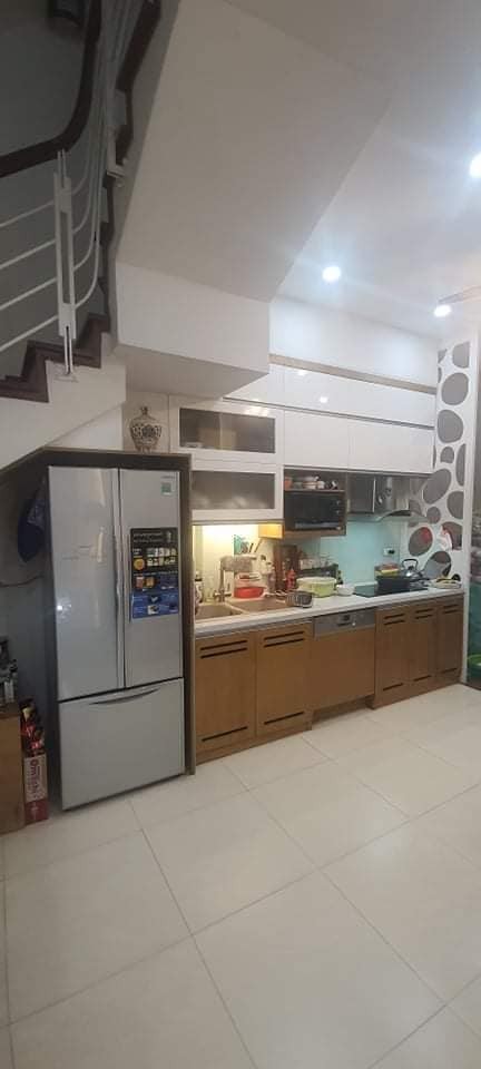 Bán nhà riêng phố Lê Duẩn lô góc nội thất nhập khẩu bãi đậu xe cách 50m, khu dân trí cao
