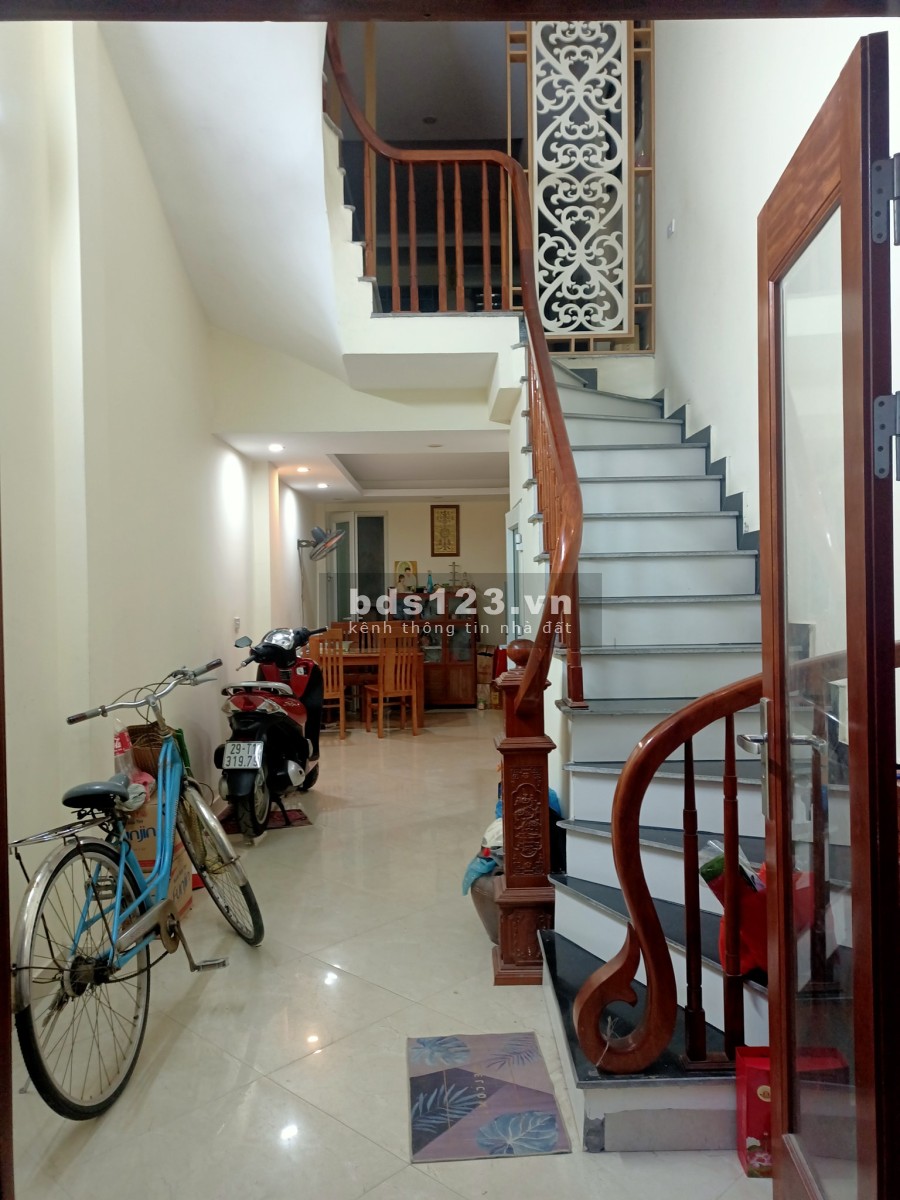Bán nhà nguyên căn chính chủ Bùi Xương Trạch Quận Thanh Xuân, đúc 5 tầng mới koong