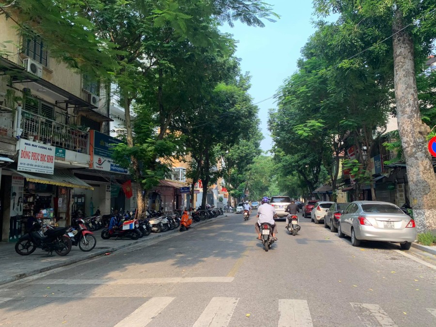 Bán nhà nguyên căn cực hiếm chỉ 5 tỷ Quận Hoàn Kiếm, lô góc tiện kinh doanh, ô tô vào nhà