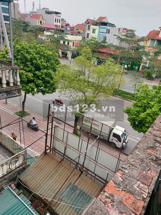 Bán gấp siêu phẩm thuận tiện kinh doanh văn phòng Quận Long Biên, măt phố 90 triệu/m2