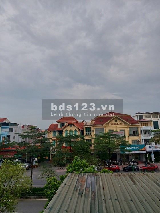 Bán gấp siêu phẩm thuận tiện kinh doanh văn phòng Quận Long Biên, măt phố 90 triệu/m2