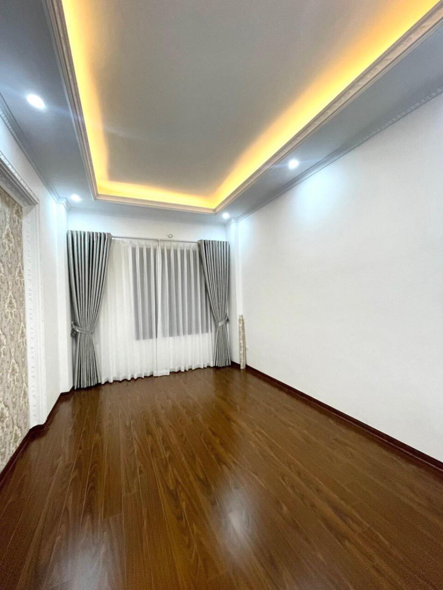 Khu vực Cầu Giấy ô tô cách 20m nhà cực phẩm Cầu Giấy thông số chuẩn dt 42m2 Giá 5.3 Tỷ