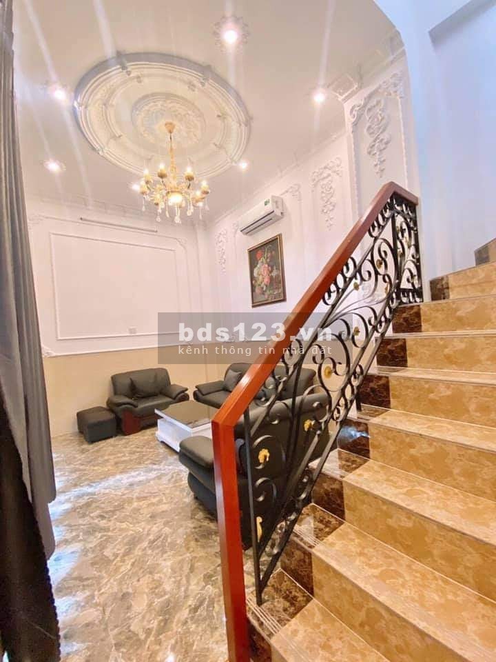 Bán nhà 1 trệt 2 lầu mới xây mẫu biệt thự cổ điển cao cấp hẻm 234 Hoàng Quốc Việt