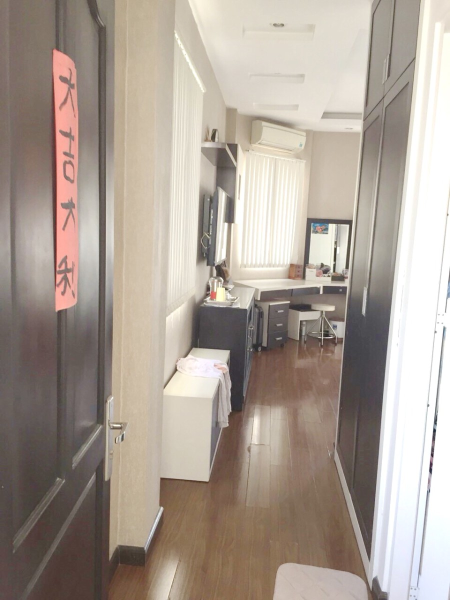 Nhà (4.1*12m, nở hậu) căn góc hẻm xe hơi Âu Dương Lân Quận 8 đúc kiên cố, sổ hồng