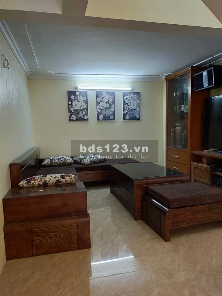 Nhà Nguyễn Khang 36m ngõ 3 gác đua, cách mặt phố 30m gần trường tiểu học, THPT chợ siêu thị