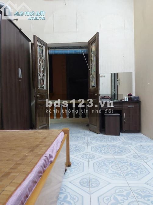 Bán nhà 3T phố Khương Trung, 35m2 mặt ngõ 3 gác, cách ô tô 20m, giá 3,2 tỷ