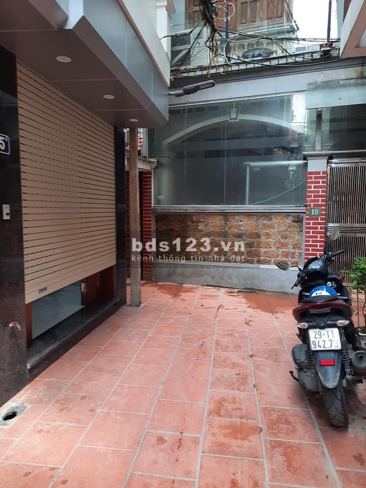 Bán nhà nguyên căn đúc kiên cố 5 tầng, diện tích sử dụng 38m2, sân rộng hẻm 175 Lạc Long Quân