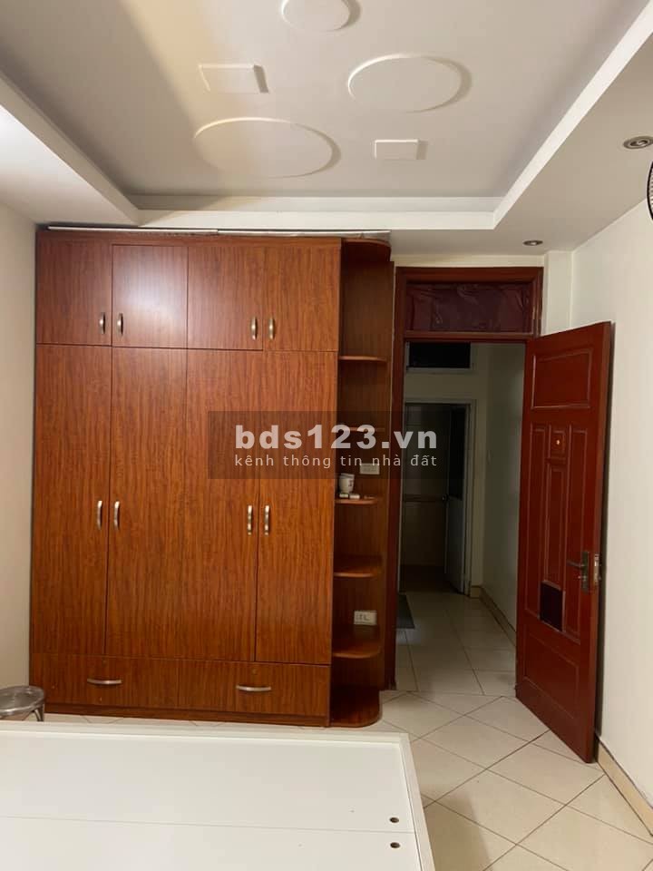 Bán nhà Trung Phụng ngõ thông, ba gác xách mông vào ở luôn diện tích 29m2 giá bán 2.35 tỷ