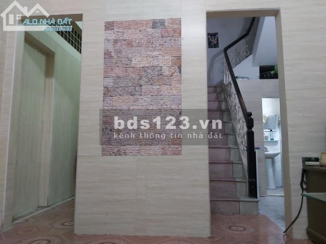 Bán nhà 3T phố Khương Trung, 35m2 mặt ngõ 3 gác, cách ô tô 20m, giá 3,2 tỷ