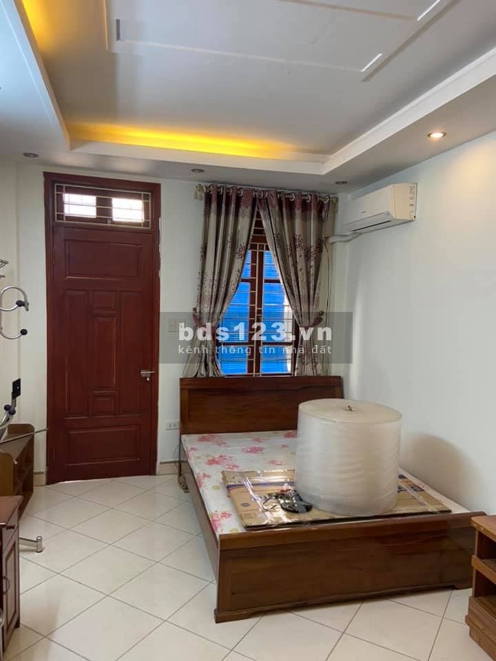 Bán nhà Trung Phụng ngõ thông, ba gác xách mông vào ở luôn diện tích 29m2 giá bán 2.35 tỷ
